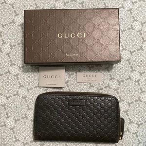 Gucci Signature Wallet with box